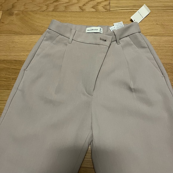Abercrombie curve love cross button trouser NWT - Picture 1 of 3